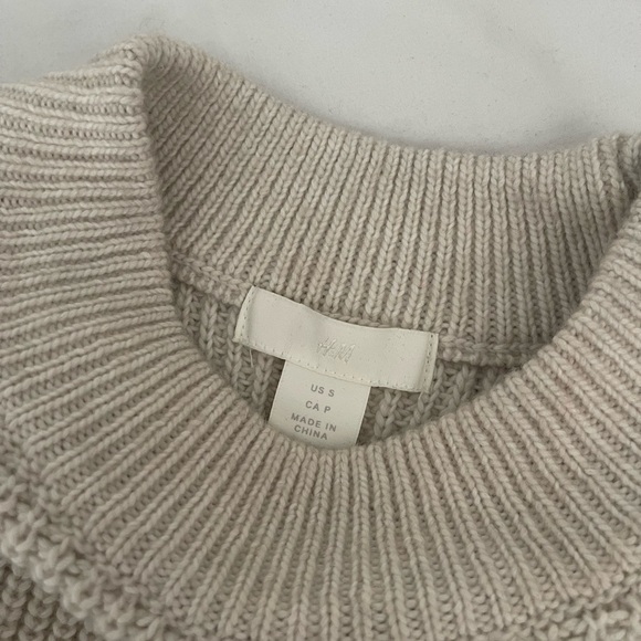 H&M Tan Tunic Sweater Vest - Picture 2 of 2